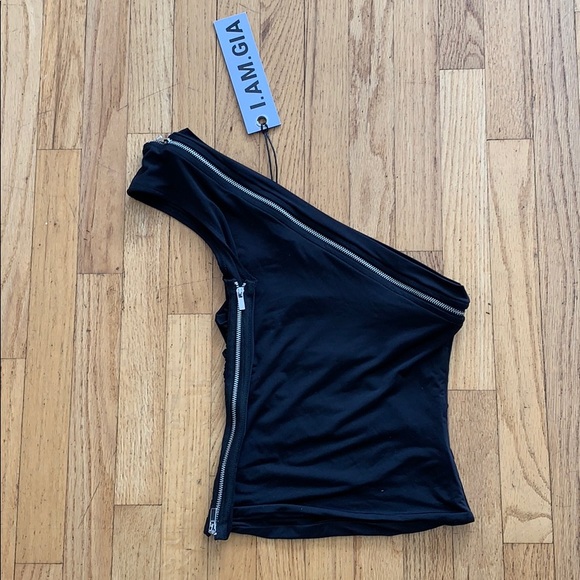 I.AM.GIA Tops - Off the shoulder top